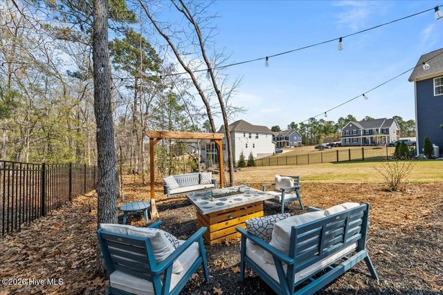 980 W Hedgelawn Way, Southern Pines, NC 28387