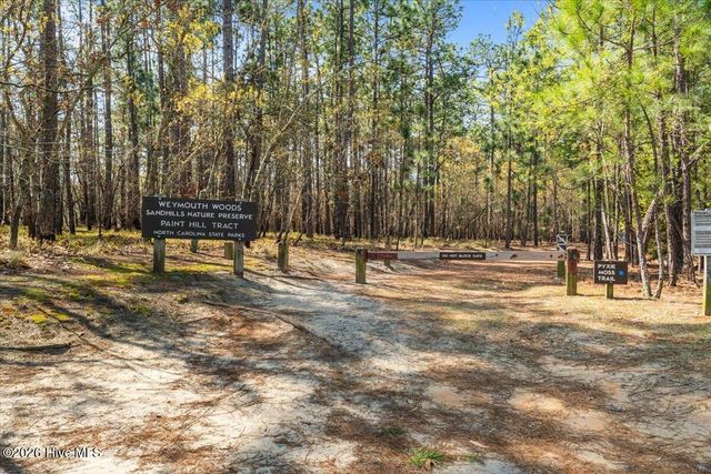 980 W Hedgelawn Way, Southern Pines, NC 28387