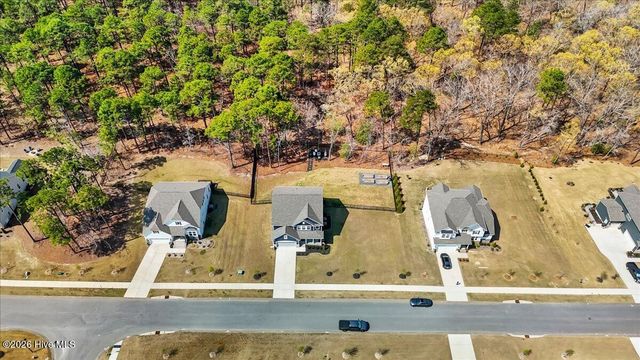 980 W Hedgelawn Way, Southern Pines, NC 28387
