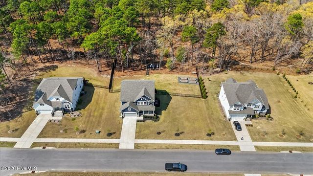 980 W Hedgelawn Way, Southern Pines, NC 28387