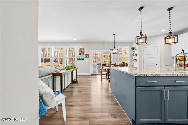 980 W Hedgelawn Way, Southern Pines, NC 28387