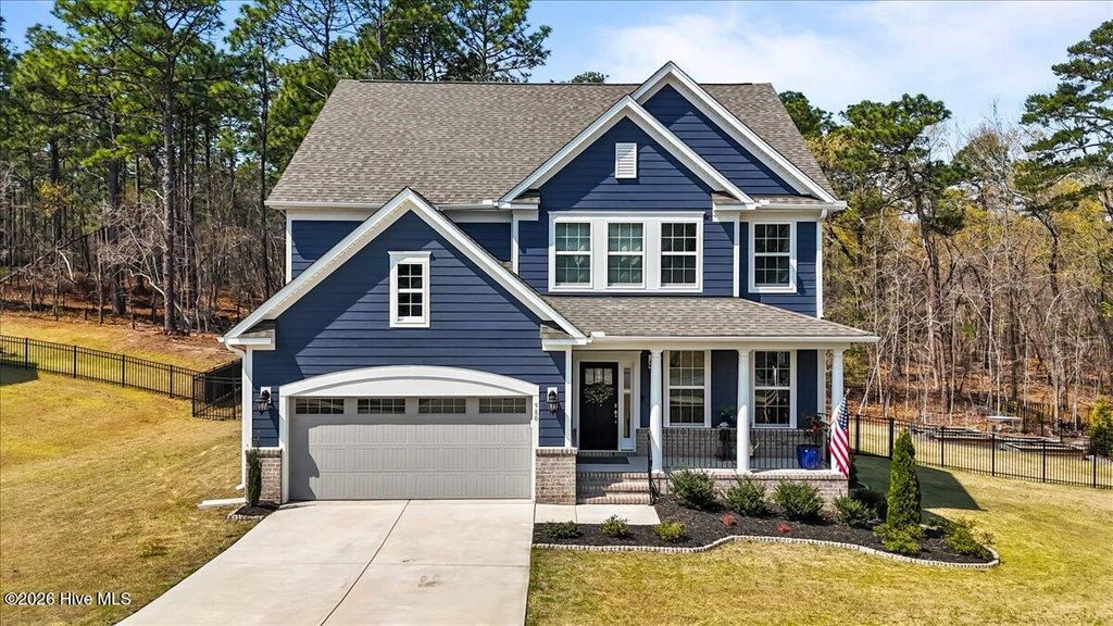 980 W Hedgelawn Way, Southern Pines, NC 28387