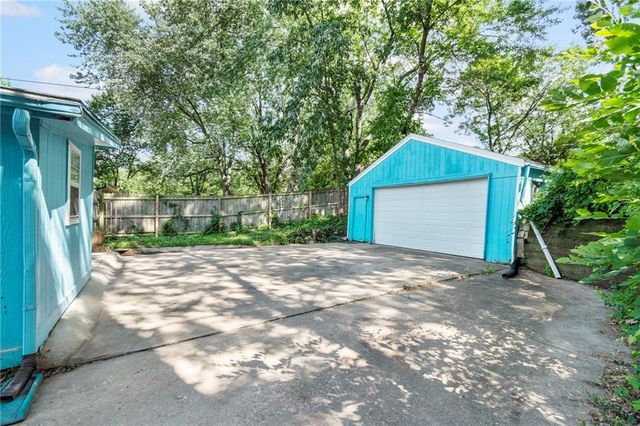9421 E 67th Terrace, Raytown, MO 64133