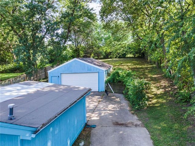 9421 E 67th Terrace, Raytown, MO 64133