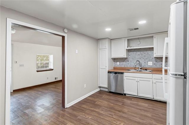 9421 E 67th Terrace, Raytown, MO 64133