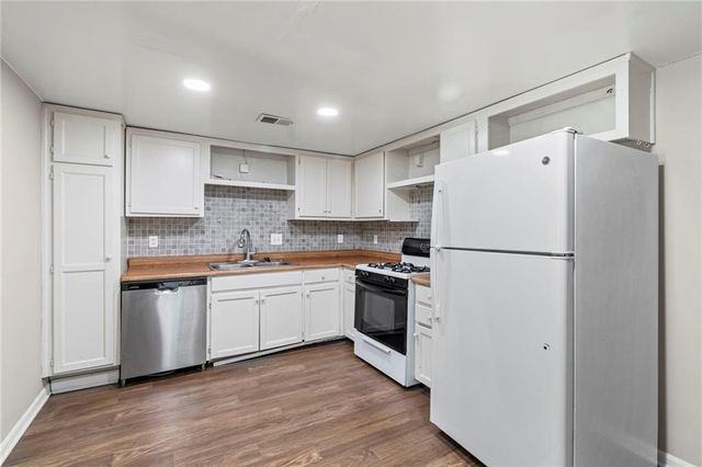9421 E 67th Terrace, Raytown, MO 64133