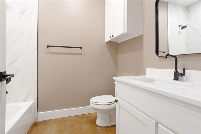 516 S 4th Street, Bonham, TX 75418