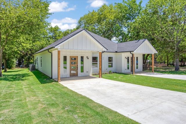516 S 4th Street, Bonham, TX 75418