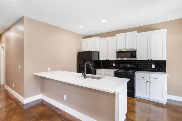 516 S 4th Street, Bonham, TX 75418