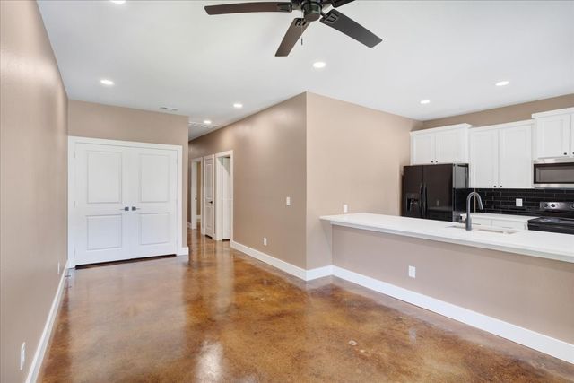 516 S 4th Street, Bonham, TX 75418