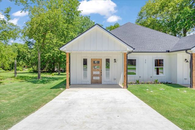 516 S 4th Street, Bonham, TX 75418