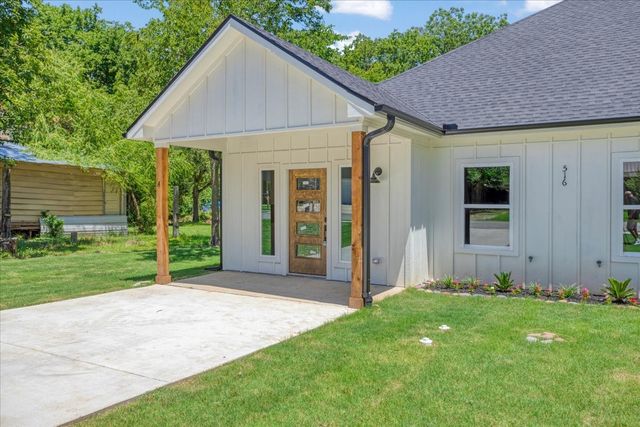 516 S 4th Street, Bonham, TX 75418