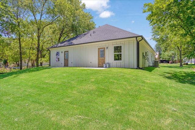 516 S 4th Street, Bonham, TX 75418