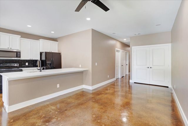 516 S 4th Street, Bonham, TX 75418