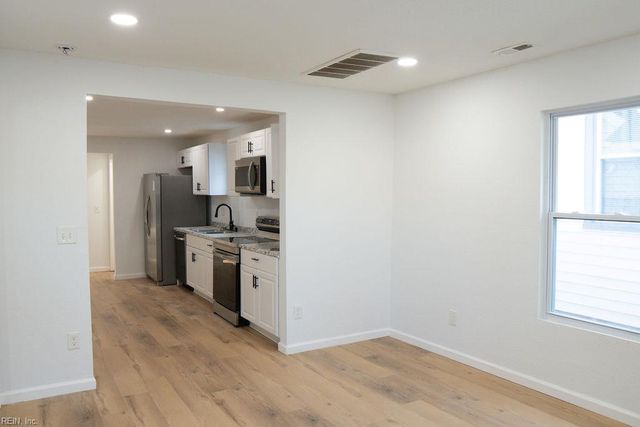 35 Sycamore AVE, Newport News, VA 23607