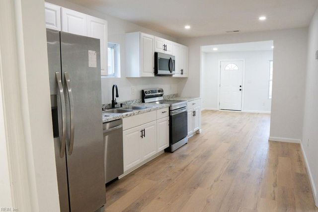 35 Sycamore AVE, Newport News, VA 23607