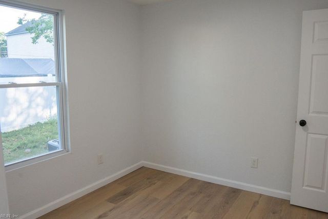 35 Sycamore AVE, Newport News, VA 23607