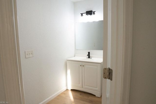 35 Sycamore AVE, Newport News, VA 23607