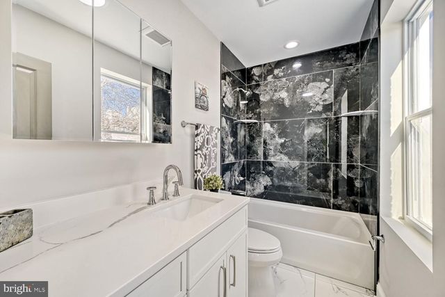 116 HILTON ST, Baltimore, MD 21229