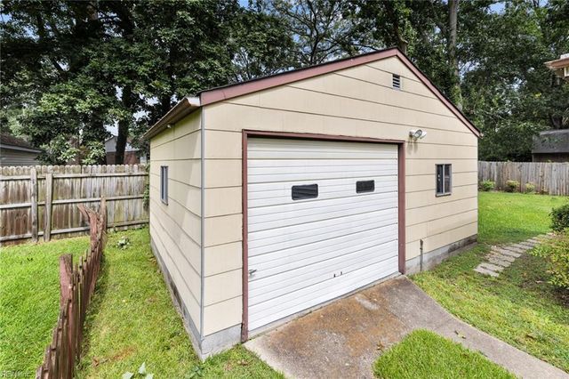 1622 Bill ST, Norfolk, VA 23518