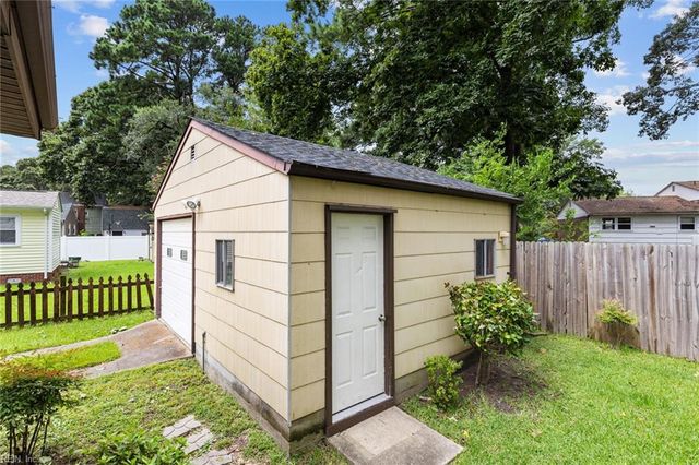 1622 Bill ST, Norfolk, VA 23518