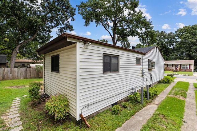 1622 Bill ST, Norfolk, VA 23518