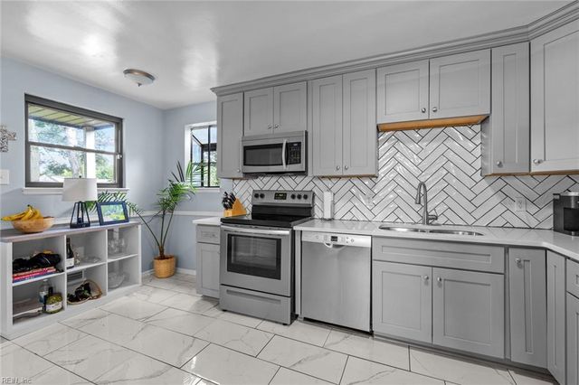 1622 Bill ST, Norfolk, VA 23518