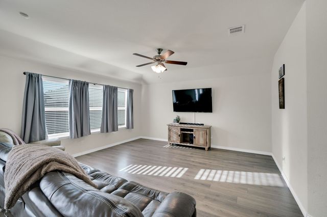 127 Garden Grove Drive, Waxahachie, TX 75165