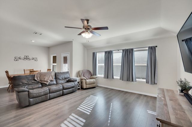 127 Garden Grove Drive, Waxahachie, TX 75165