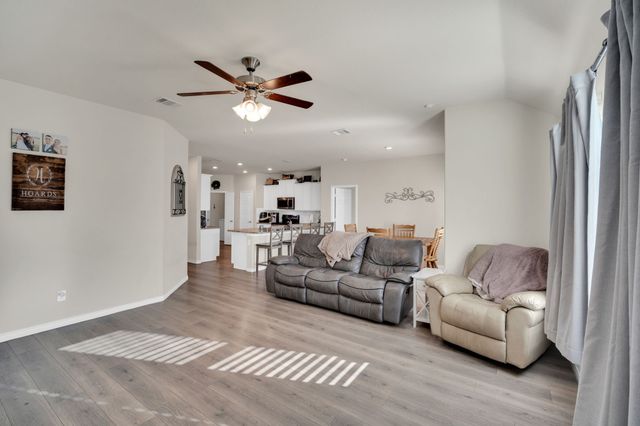 127 Garden Grove Drive, Waxahachie, TX 75165