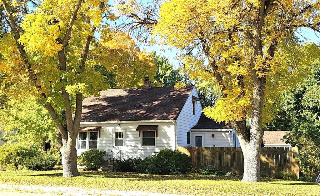 611 Central Avenue, Buffalo, MN 55313 — exterior