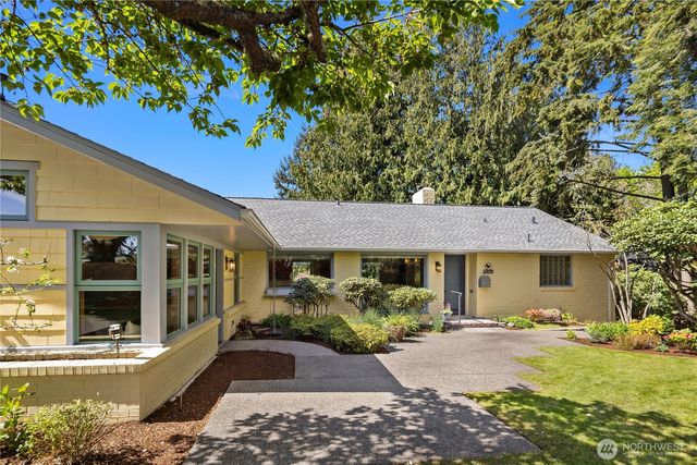 3409 Magnolia Blvd W, Seattle, WA 98199
