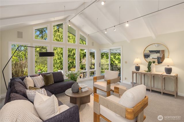 3409 Magnolia Blvd W, Seattle, WA 98199