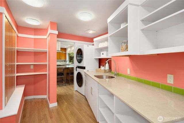 3409 Magnolia Blvd W, Seattle, WA 98199