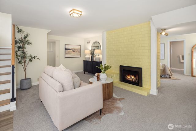 3409 Magnolia Blvd W, Seattle, WA 98199
