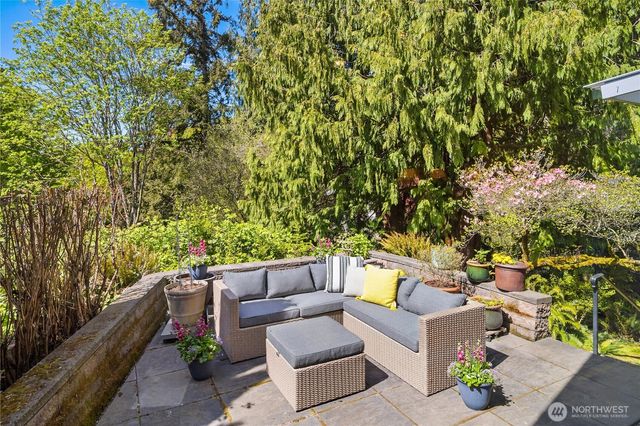 3409 Magnolia Blvd W, Seattle, WA 98199