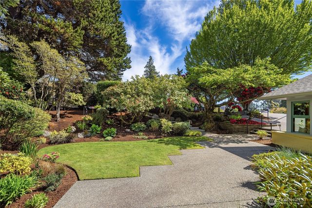 3409 Magnolia Blvd W, Seattle, WA 98199