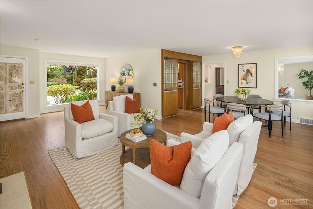 3409 Magnolia Blvd W, Seattle, WA 98199