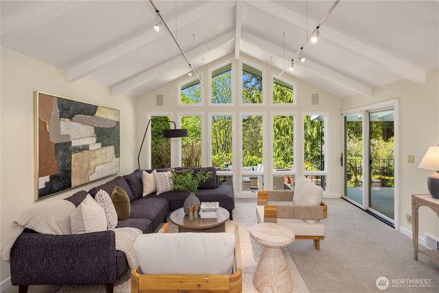 3409 Magnolia Blvd W, Seattle, WA 98199