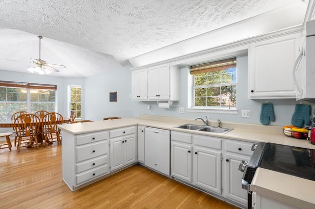1745 N Carnegie Road, Nixa, MO 65714