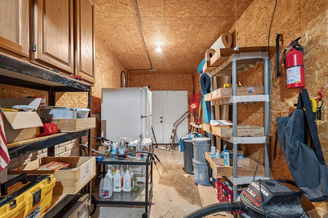 1745 N Carnegie Road, Nixa, MO 65714