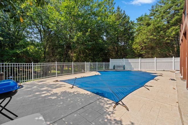 1745 N Carnegie Road, Nixa, MO 65714