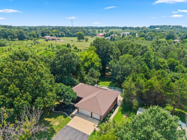 1745 N Carnegie Road, Nixa, MO 65714