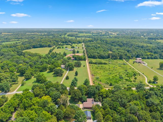 1745 N Carnegie Road, Nixa, MO 65714