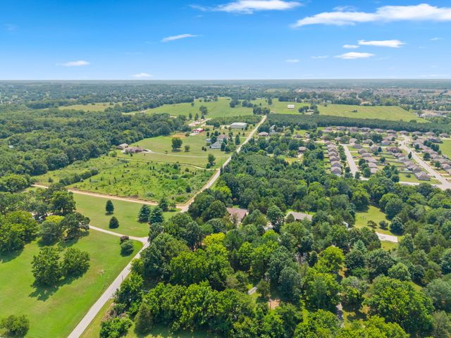 1745 N Carnegie Road, Nixa, MO 65714