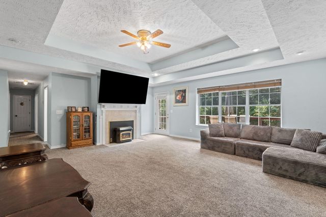 1745 N Carnegie Road, Nixa, MO 65714