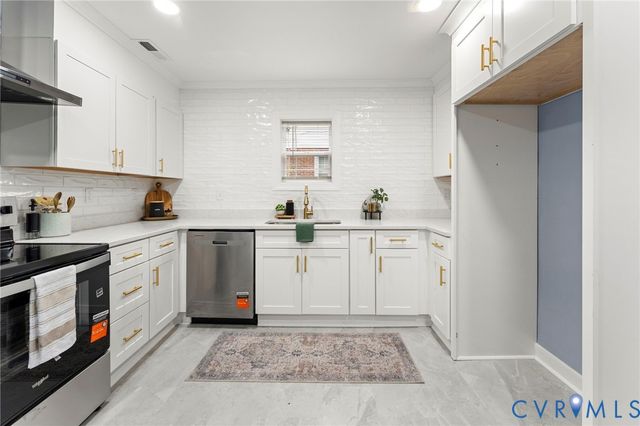 317 Cedar Ln, Hopewell, VA 23860