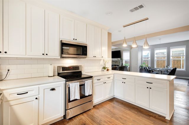 828 Elsbeth Street, Dallas, TX 75208