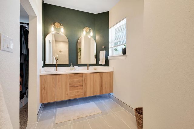 828 Elsbeth Street, Dallas, TX 75208