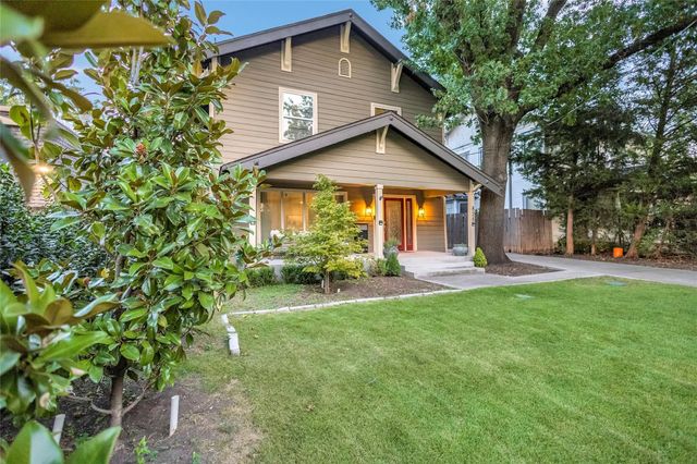 828 Elsbeth Street, Dallas, TX 75208
